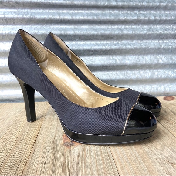 Tahari Black Cap Toe Laurie Pump - Picture 2 of 6